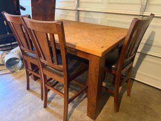 Oak Dining Table & Chairs