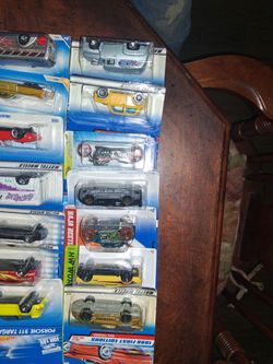 Hot Wheels Die-Cast Cars Lot Sealed on Cards 22 Hot  Wheels all for 20.00 cash only