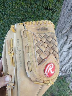 RAWLINGS "LEFTHANDED,," THROWER BASEBALL GLOVE. "FIRM PRICE" LOCATED IN GLENDORA