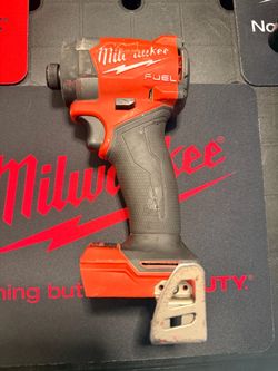 Milwaukee m18 1/4 Fuel Cordless Impact Driver Tool Only