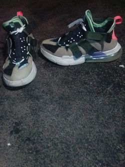 Nike Air 270 Size 9.5