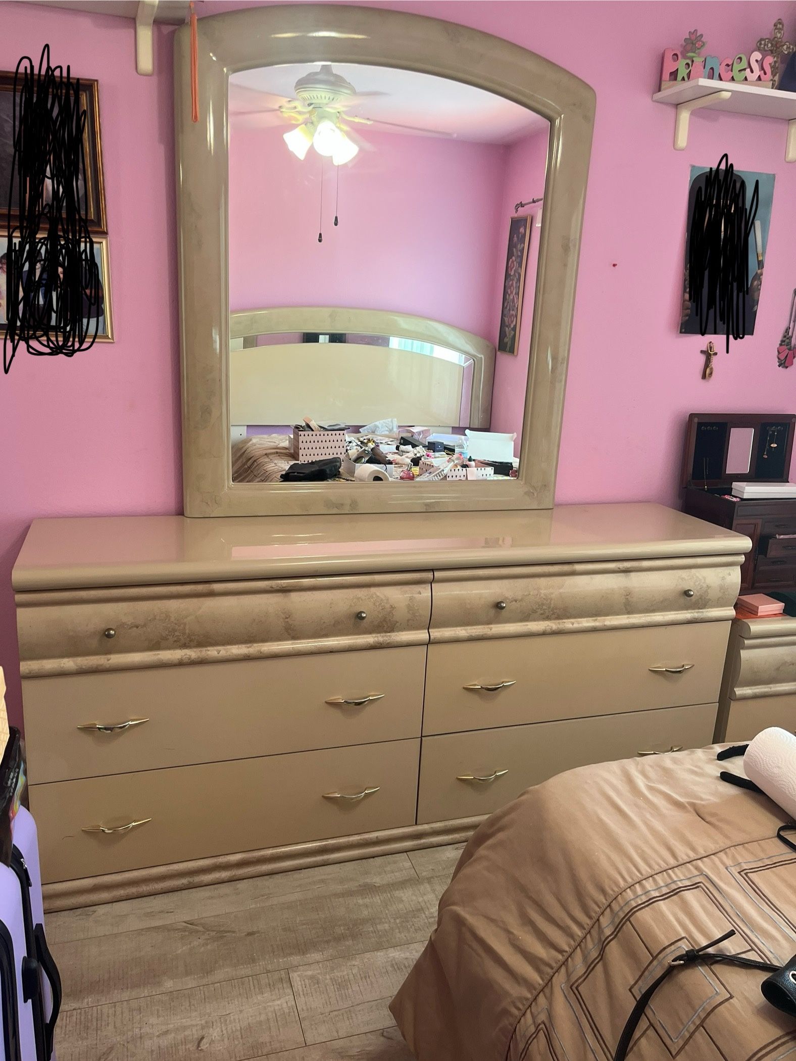 Queen Bed Frame With 2 Nightstands And Dresser And Matttess