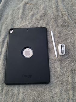 $220! Firm The Lowest 12.9 Inch Ipad pro 2nd edition 2018 With Case & charger ipad gold Edition. 128GB. $100! Extra for pencil. Trade for PS5 SWITCH 2