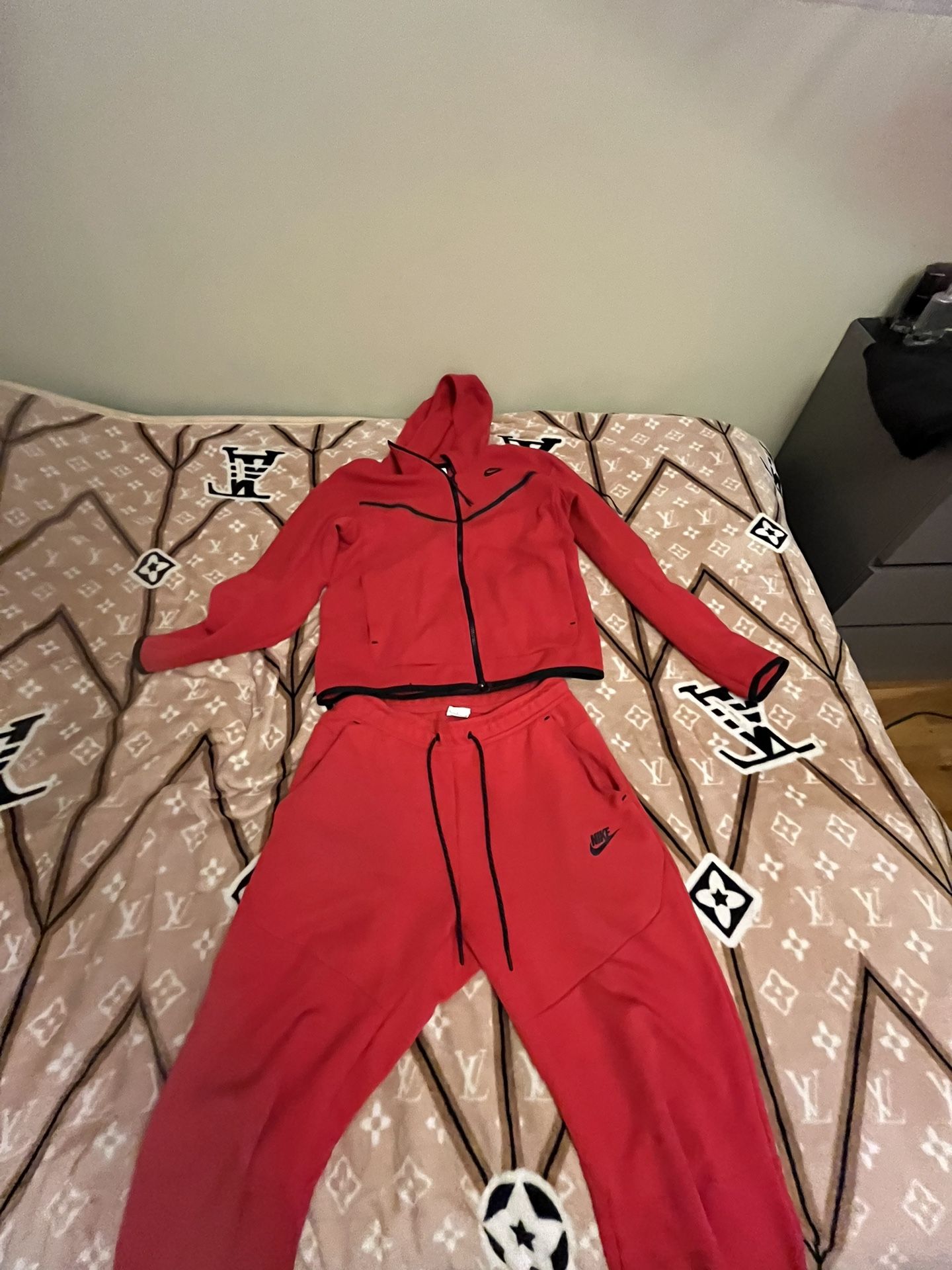 Red Nike Tech (full outfit) BOTH SIZE SMALL