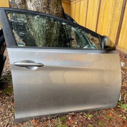 Hyundai Elantra  2015 Right Front Passenger Door