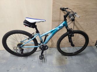 Diamondback Tess 24
