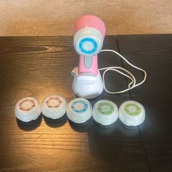 Clarisonic Face Brush With 6 Unused Brushes