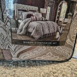 Queen Comforter Set 
