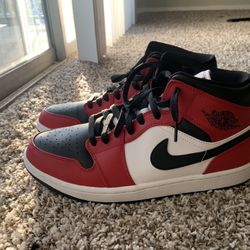 Air Jordan 1 Mid 