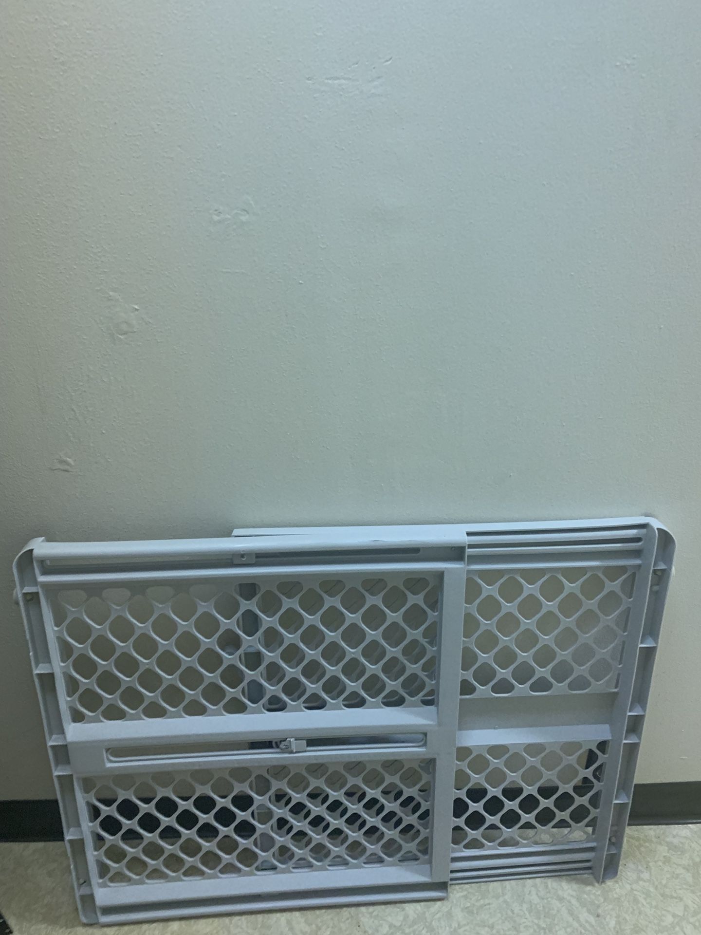 Baby gate