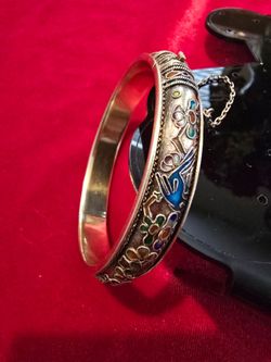 Bright blue teardrop crystal set in a sterling silver marcasite  ring. Sparkling  stone. Simple elegant cocktail style. Size 6