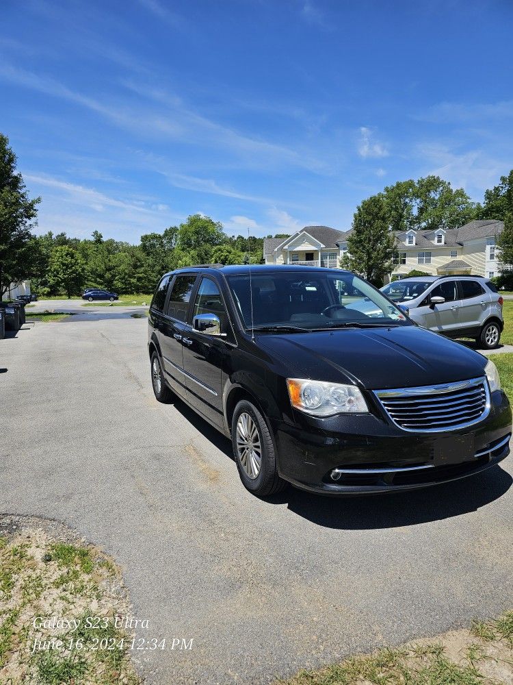 2014 Chrysler Town & Country