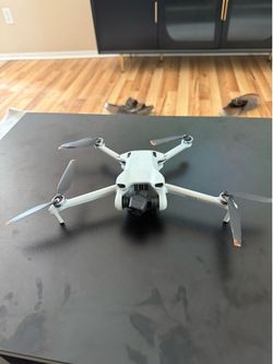 DJI mini 3 (needs a new gimbal )
