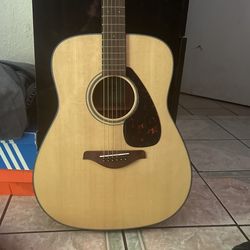 Yamaha FG 800