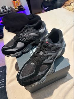 New balances black grey