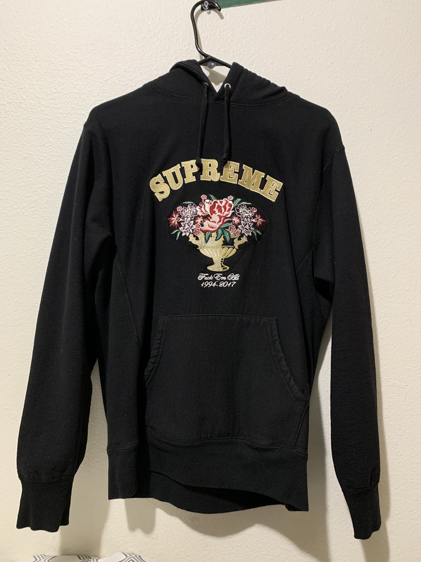 Supreme World Class Hoodie for Sale in Antioch, CA - OfferUp