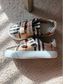 Burberry Kids Shoe (Size 29 - US 11.5)