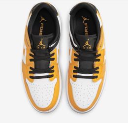 Air Jordan 1 Low Flyease 