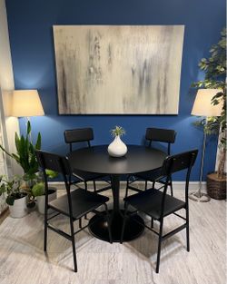 Beautiful Dining Set Great Condition!!! Table with 4 Chairs! I Can Deliver