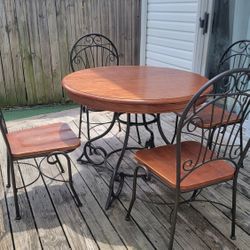 Round Table With 4 Chairs