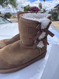 Girls Ugg Boots Size 2 Youth