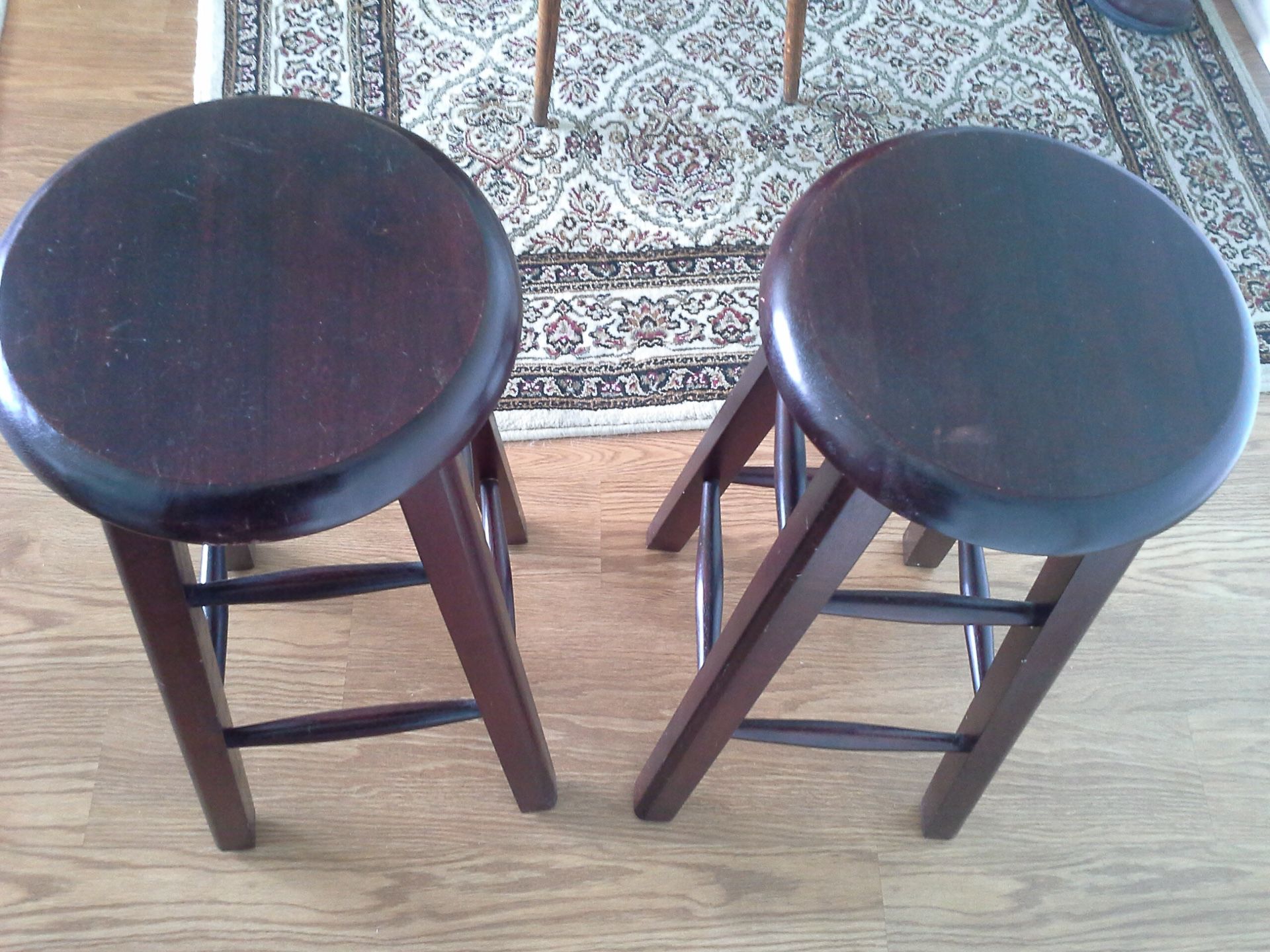 2 bar / dining stools