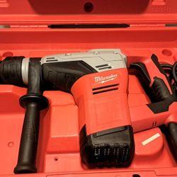 Milwaukee

1-9/16 in. SDS-Max Rotary Hammer