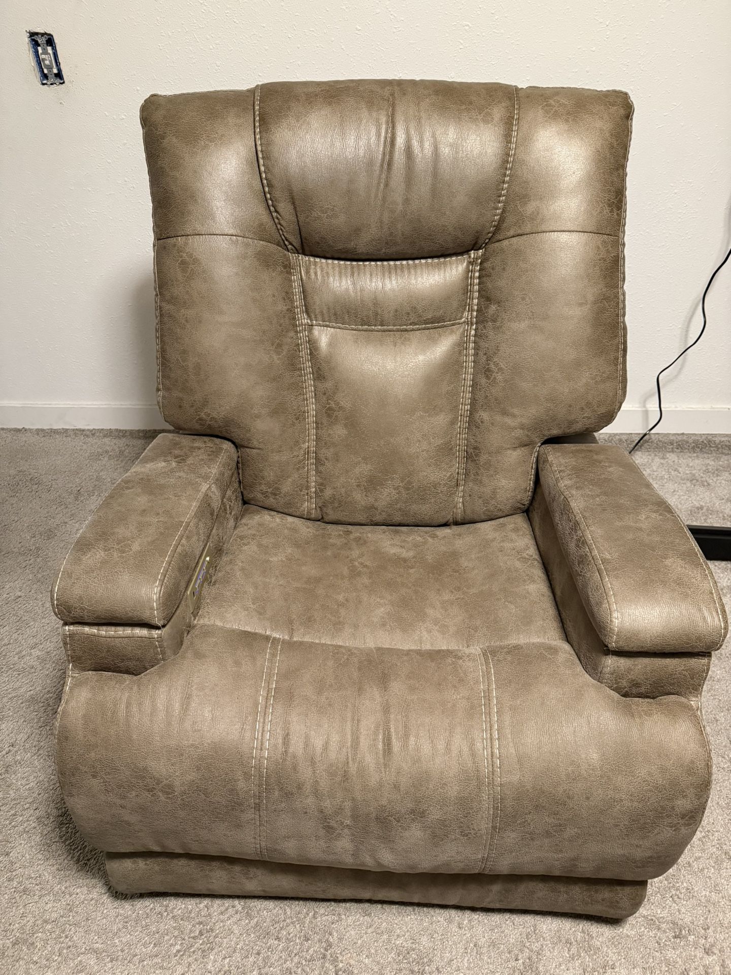 Power Reclining Chair (ask For Delivery For A Extra Fee)