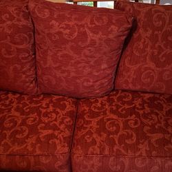 Elegant Red Patterned Couch – Comfortable & Sturdy