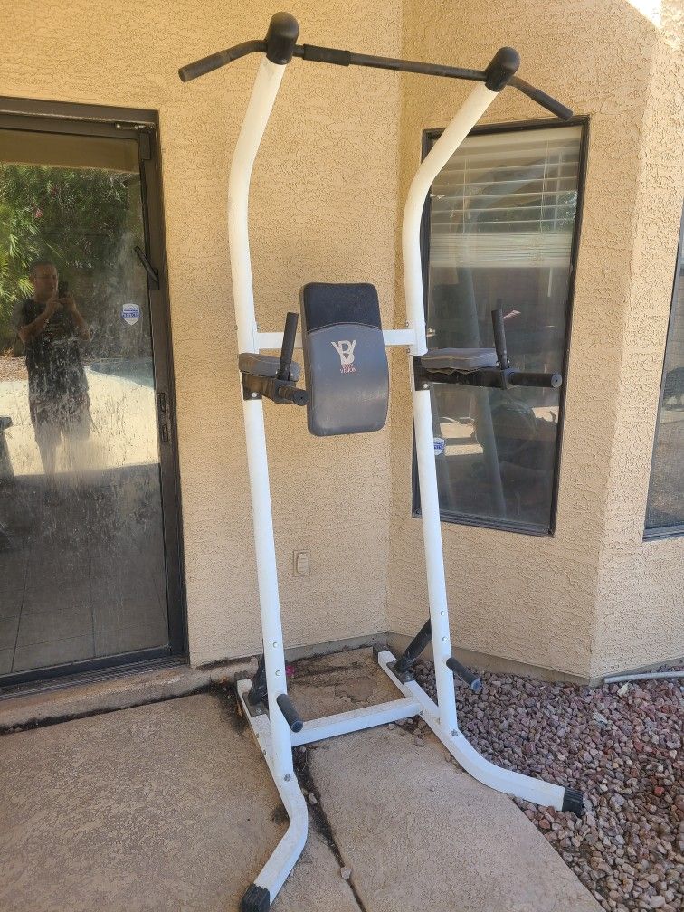 Pull Up Stand