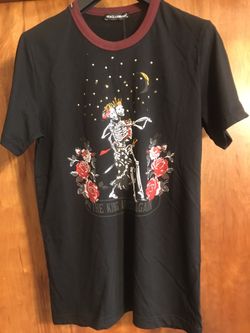 Men Black Tee-shirt Size 48