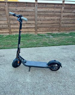 Ninebot F-30 Electric scooter
