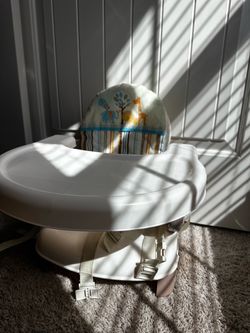 Baby feeding chair