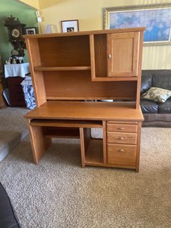 Computer desk with hutch