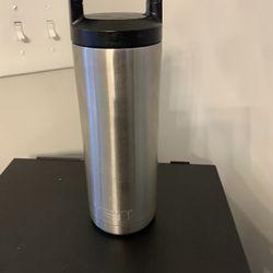 Classic Yeti Rambler With Chug Cap 