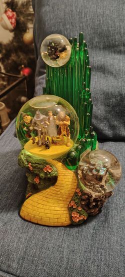 Wizard of Oz Triple Snow Globe Figurine