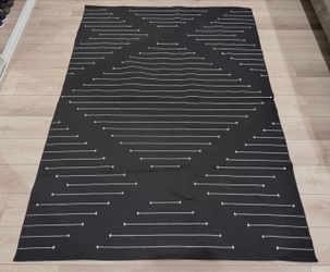 NEW Black & White Throw Rug (5’ x 8’, cotton woven)