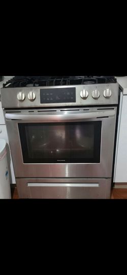 Used clean stove $200