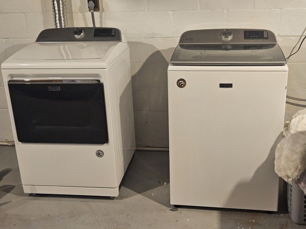 Set Of 2 Maytag ELECTRIC WASHER AMD DRYER
