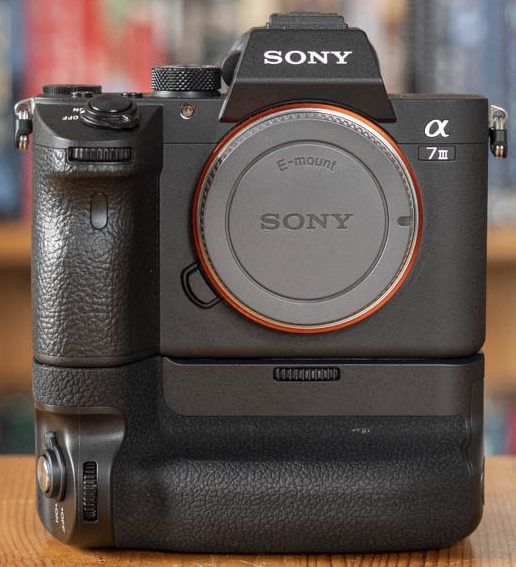 Sony A 7 iii (3) Camera Battery Grip , SD card 128 GB