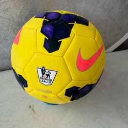 Nike Barclays Premier League Official Strike  NikeStrike OMB HI-VIS 2013-2014 BPL - Holds Air SIZE 4 Excellent condition   Be sure to check out all th