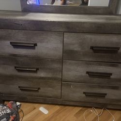 King Size Dresser With Mirror 