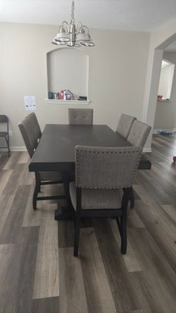 Dinning room table