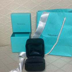 Authentic Tiffany! blue bag, black ring box, outer blue box and white ribbon