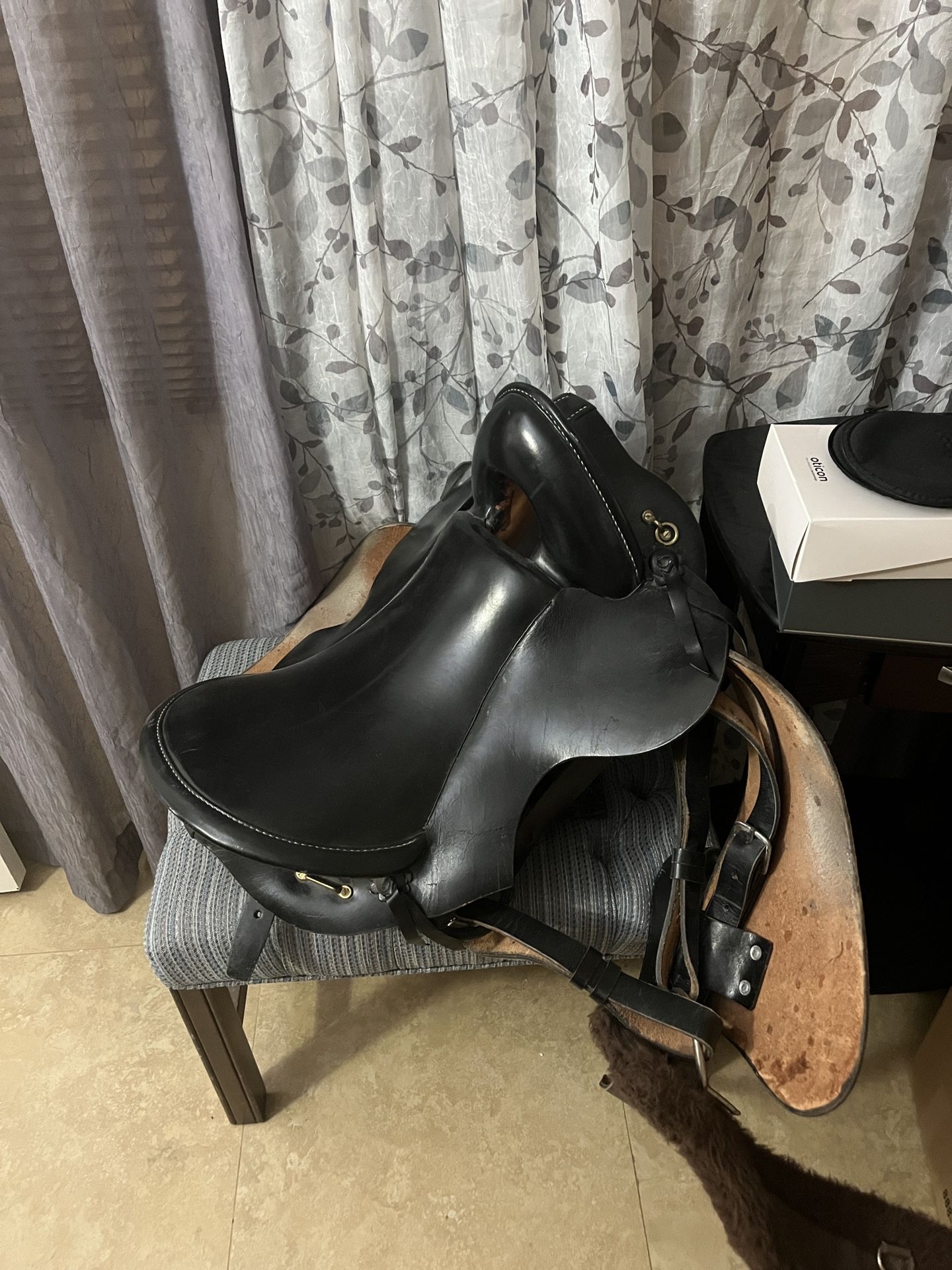 Mustang Paso Or Arabian Saddle Vintage