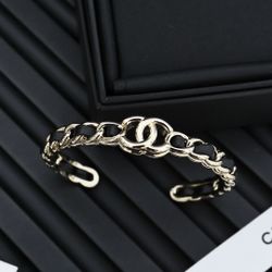 A classic bracelet for women