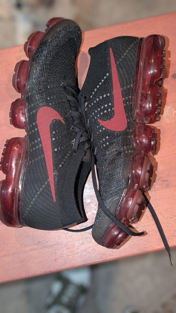 Nike Air VaporMax Bred