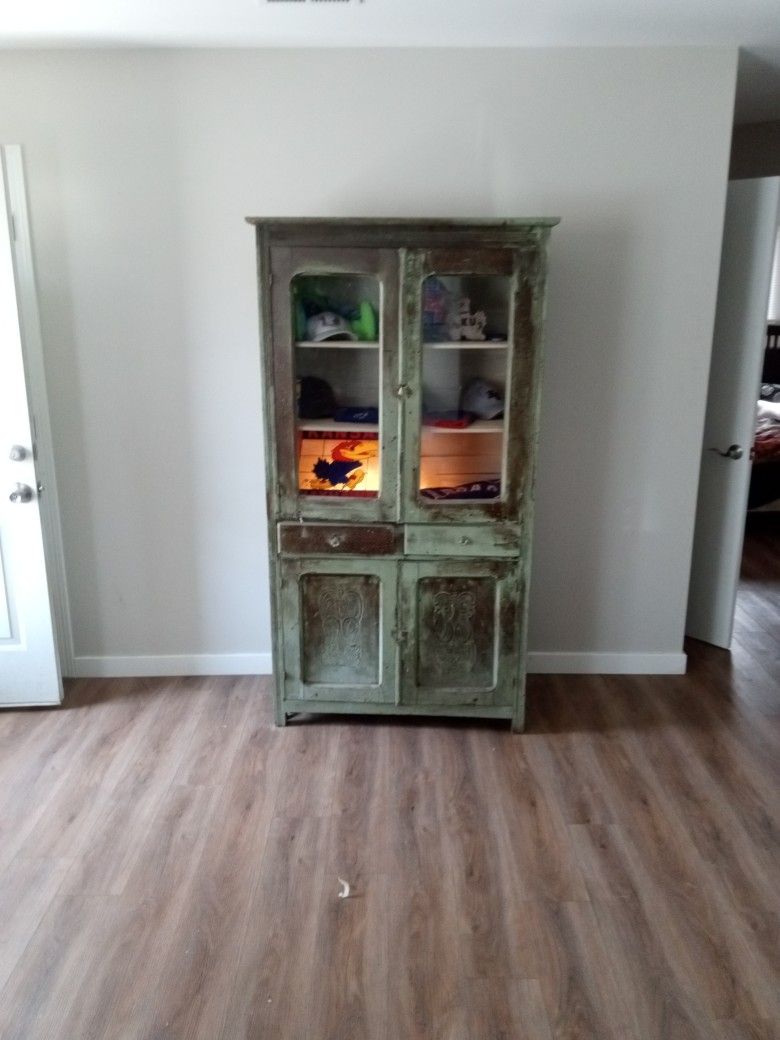 Antique Showcase/Cabinet 