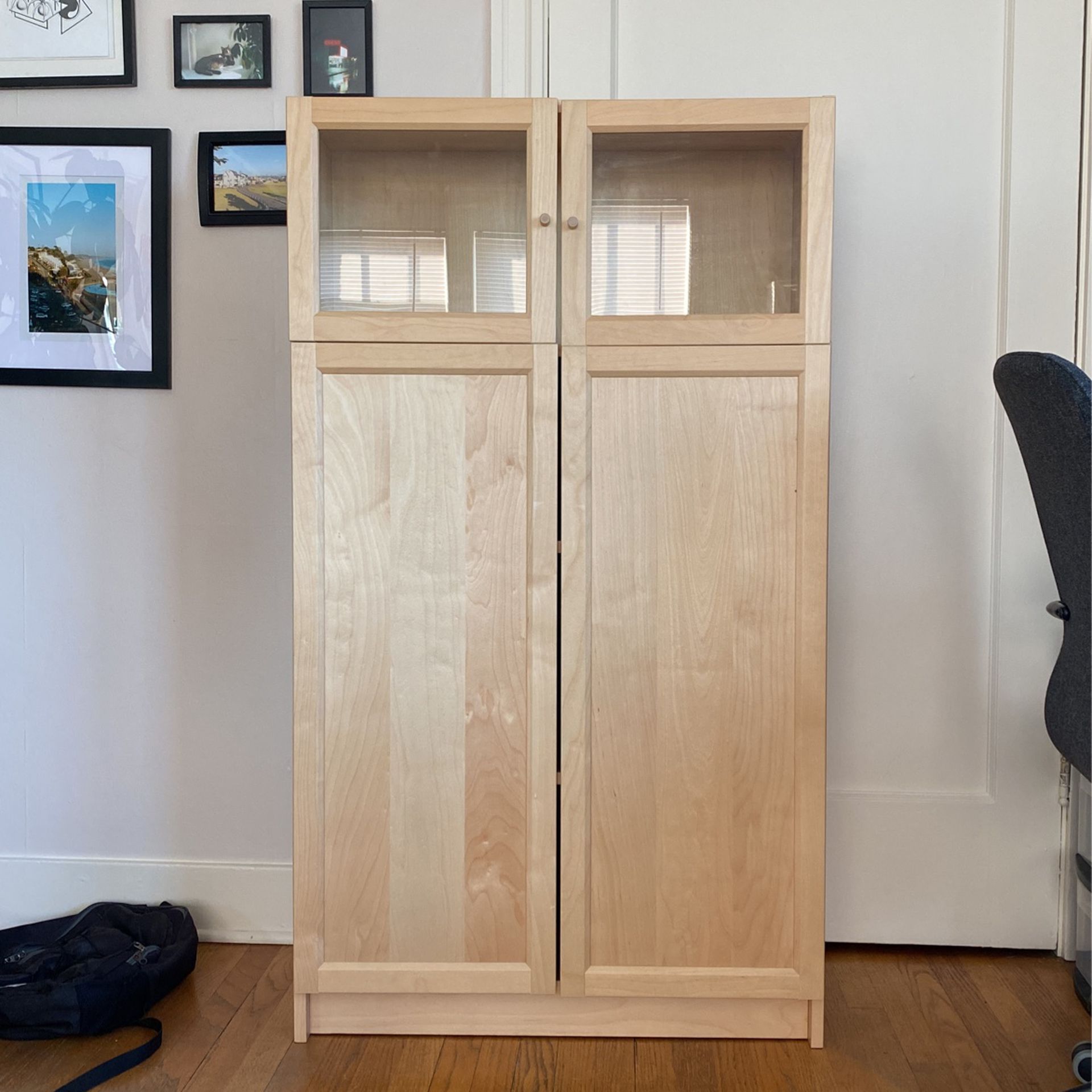 Cabinet With Removable Glass Door Top