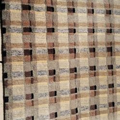 Wool Rug 5 And 1/2 Ft By 3.5 Ft Good Shape